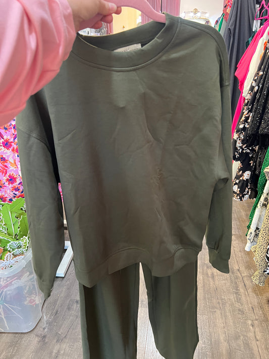 Scuba Crewneck Pull Over Set in Dark Olive